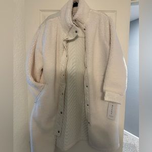 ***BRAND-NEW WITH TAGS*** Atletha Women’s Cozy Sherpa Coat - Large in White